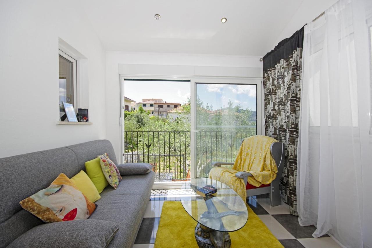 Holiday House With Wifi Trogir - 15319 Екстер'єр фото